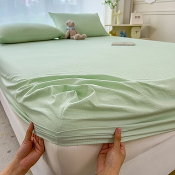 Jégselyemből készült ágytakaró, twill szövet, kefés felület, reakciós nyomtatás, csíkos mintázat, egyszerű stílus