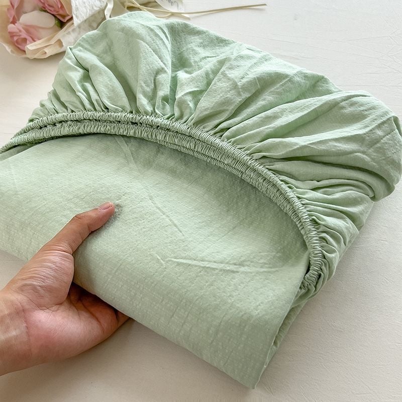 Jégselyemből készült ágytakaró, twill szövet, kefés felület, reakciós nyomtatás, csíkos mintázat, egyszerű stílus