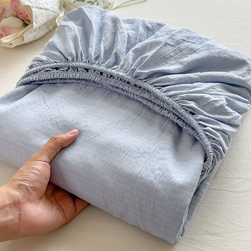 Jégselyemből készült ágytakaró, twill szövet, kefés felület, reakciós nyomtatás, csíkos mintázat, egyszerű stílus