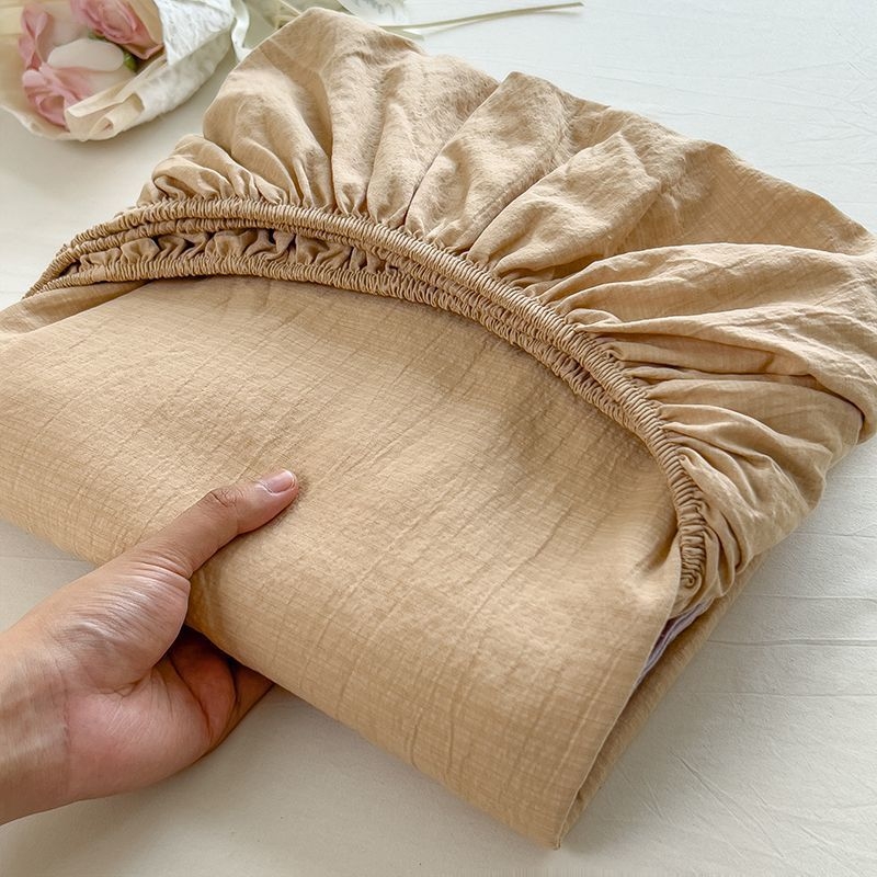 Jégselyemből készült ágytakaró, twill szövet, kefés felület, reakciós nyomtatás, csíkos mintázat, egyszerű stílus