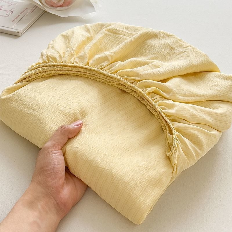 Jégselyemből készült ágytakaró, twill szövet, kefés felület, reakciós nyomtatás, csíkos mintázat, egyszerű stílus