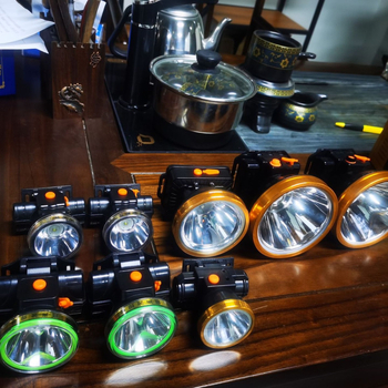 LED φακός κεφαλής με ζώνη για το κεφάλι, επαναφορτιζόμενος, διάρκεια λειτουργίας 8–9 ωρών, αδιάβροχος (45 γρ.)