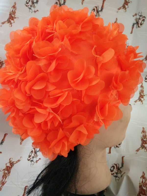 Peldcepure ar 3D ziedu dizainu, elastīga oderē, elpojoša, gariem matiem, pieaugušajiem