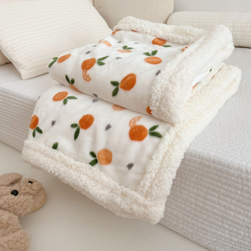 Milk-Lamb sametist pleed, rätik-laadse teki triibudega, geomeetriliste ja multikate mustritega, kõikideks aastaaegadeks, sobib ühiselamusse ja diivanile