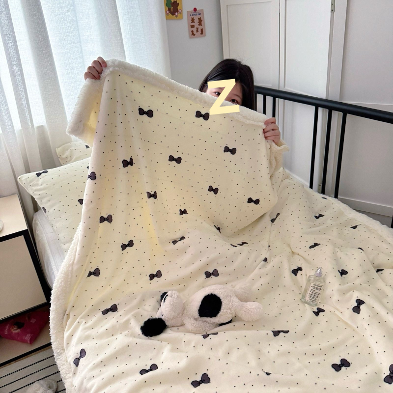 Milk-Lamb sametist pleed, rätik-laadse teki triibudega, geomeetriliste ja multikate mustritega, kõikideks aastaaegadeks, sobib ühiselamusse ja diivanile