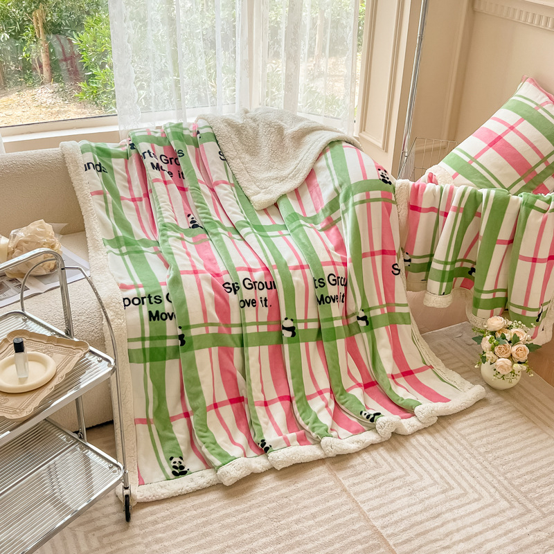 Piima villane pleed veluuriga, 300–500 g, animatsioon-joonistus muster ja taimed, sobib kõikidele aastaaegadele