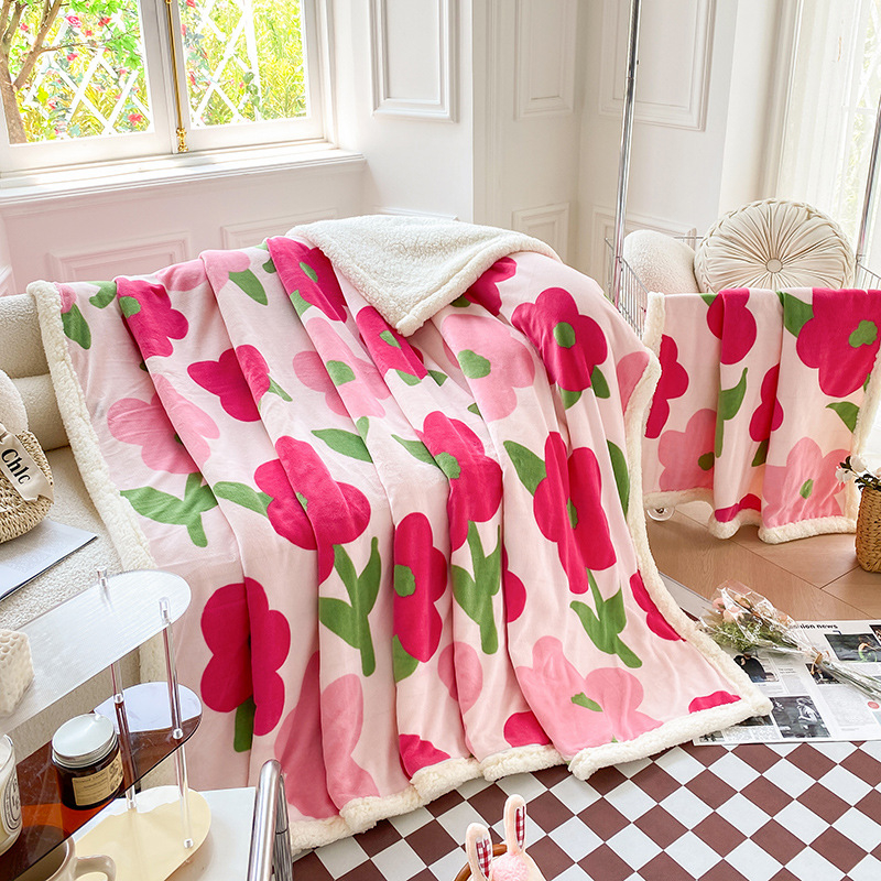 Piima villane pleed veluuriga, 300–500 g, animatsioon-joonistus muster ja taimed, sobib kõikidele aastaaegadele