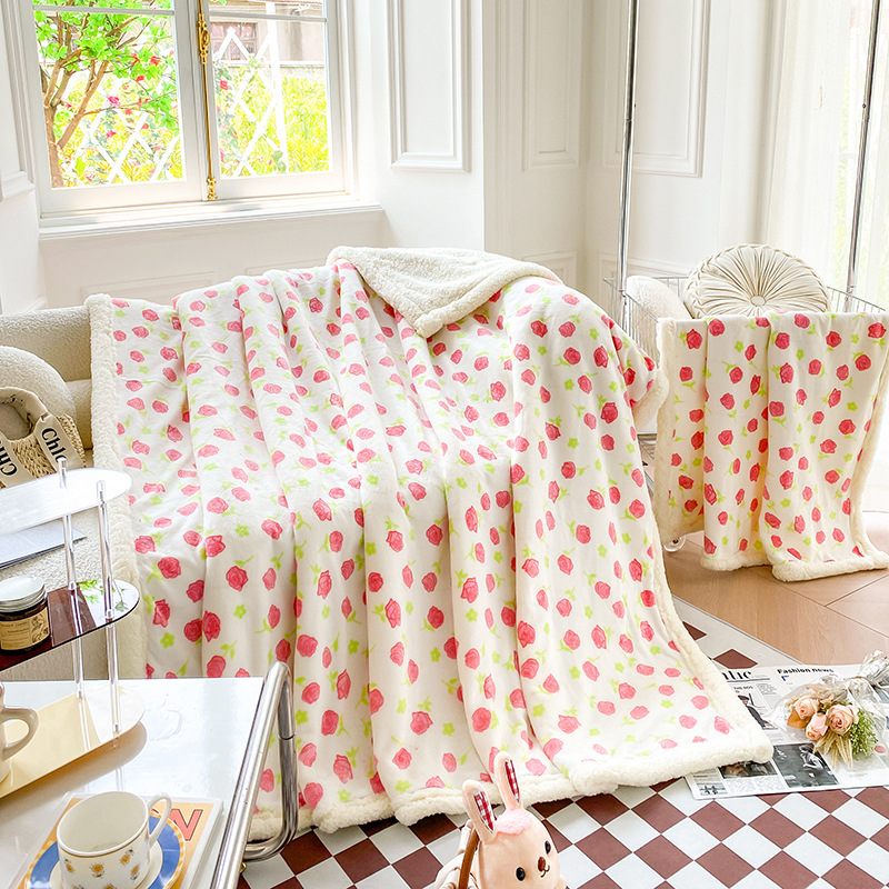 Piima villane pleed veluuriga, 300–500 g, animatsioon-joonistus muster ja taimed, sobib kõikidele aastaaegadele