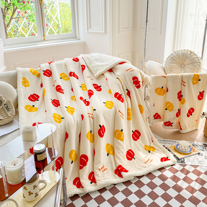 Piima villane pleed veluuriga, 300–500 g, animatsioon-joonistus muster ja taimed, sobib kõikidele aastaaegadele