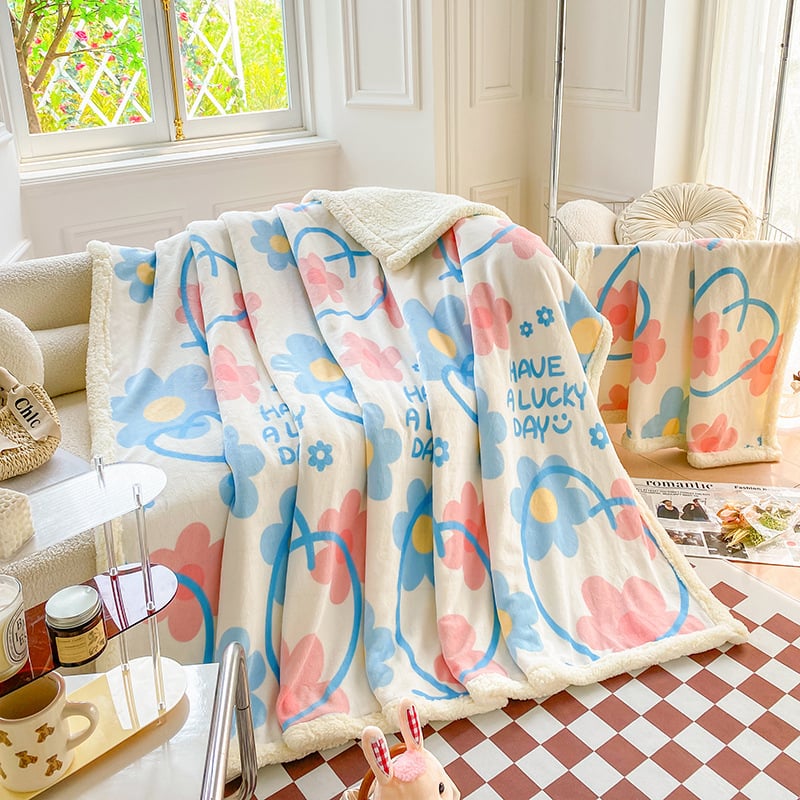 Piima villane pleed veluuriga, 300–500 g, animatsioon-joonistus muster ja taimed, sobib kõikidele aastaaegadele