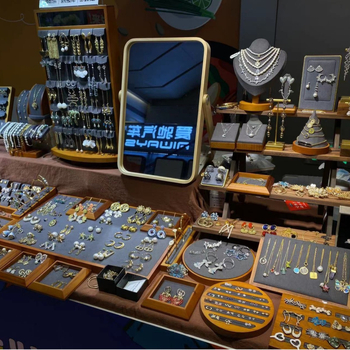 Stalak za nakit od masivnog drveta — Marka Today Weichuang, Tip: Držač za izlaganje nakita, Stil: Art Wind