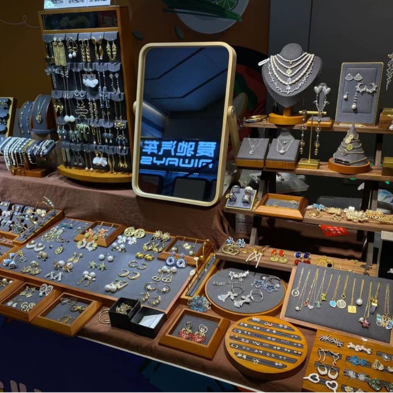 Stalak za nakit od masivnog drveta — Marka Today Weichuang, Tip: Držač za izlaganje nakita, Stil: Art Wind