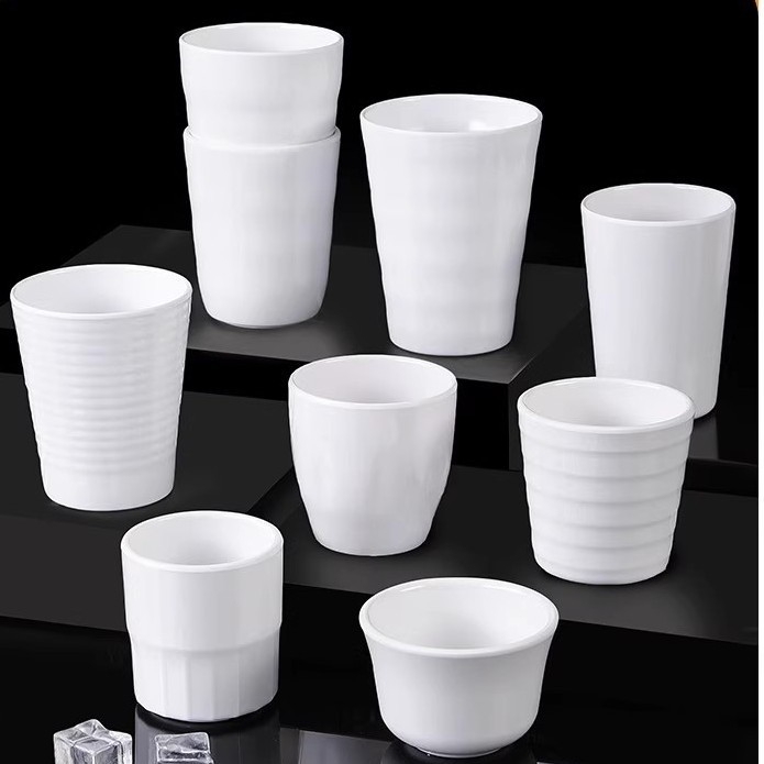 Melamiinist portselanilaadse välimusega kruus, isoleeriv, silindriline, ühekihiline, kohandatav