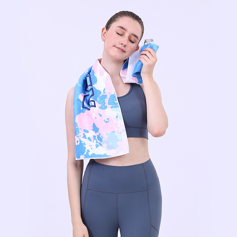 Gyorsan száradó sporttörölköző, kétoldali velúr felület, testreszabható logóval, könnyű (<50 g), nedvszívó