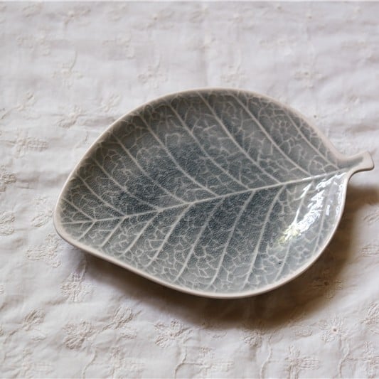 Kerámia levél alakú tányér, Szabálytalan forma, Egyszínű mintázat, Spr spray-festett felület