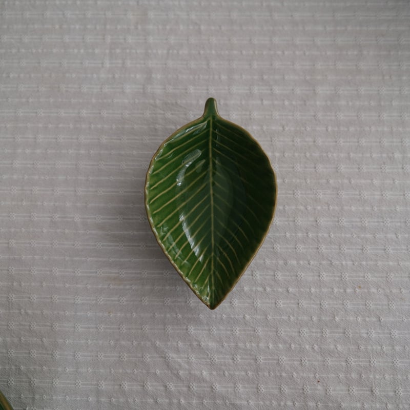 Kerámia levél alakú tányér, Szabálytalan forma, Egyszínű mintázat, Spr spray-festett felület