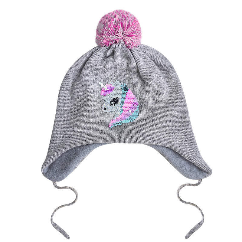 Dječja pletena kapa s zaštitom za uši, kupolasti oblik, dvostruka fleec podstava, šivanje sa šljokicama, akrilna vlakna, zima