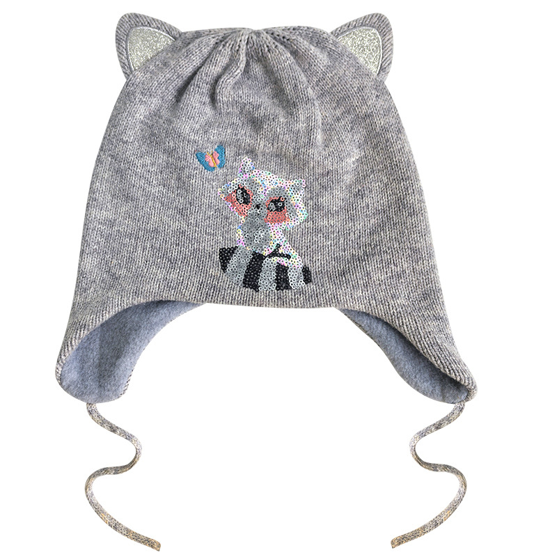 Dječja pletena kapa s zaštitom za uši, kupolasti oblik, dvostruka fleec podstava, šivanje sa šljokicama, akrilna vlakna, zima