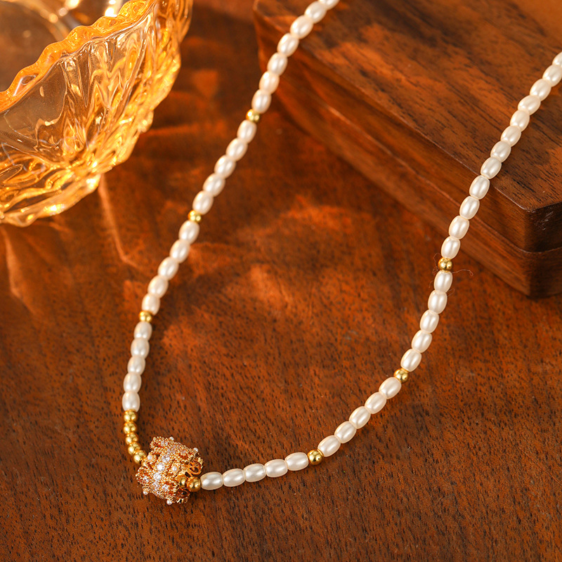 Colier cu perle, design geometric, cupru, lanț cu plăci răsucite, pandantiv din cupru, greutate 10 g