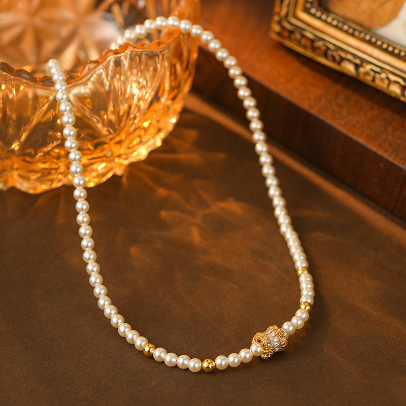 Colier cu perle, design geometric, cupru, lanț cu plăci răsucite, pandantiv din cupru, greutate 10 g