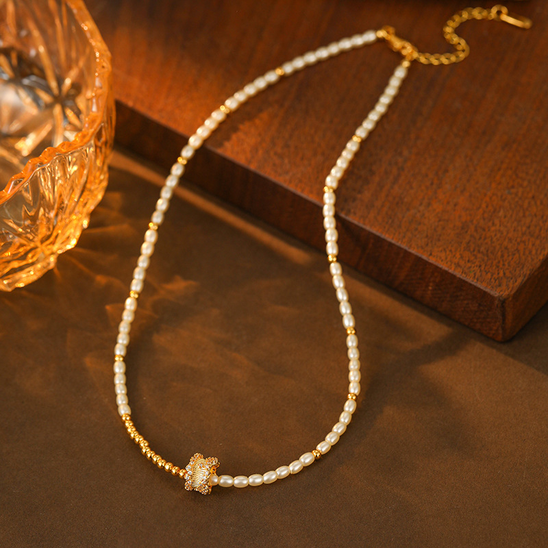 Colier cu perle, design geometric, cupru, lanț cu plăci răsucite, pandantiv din cupru, greutate 10 g