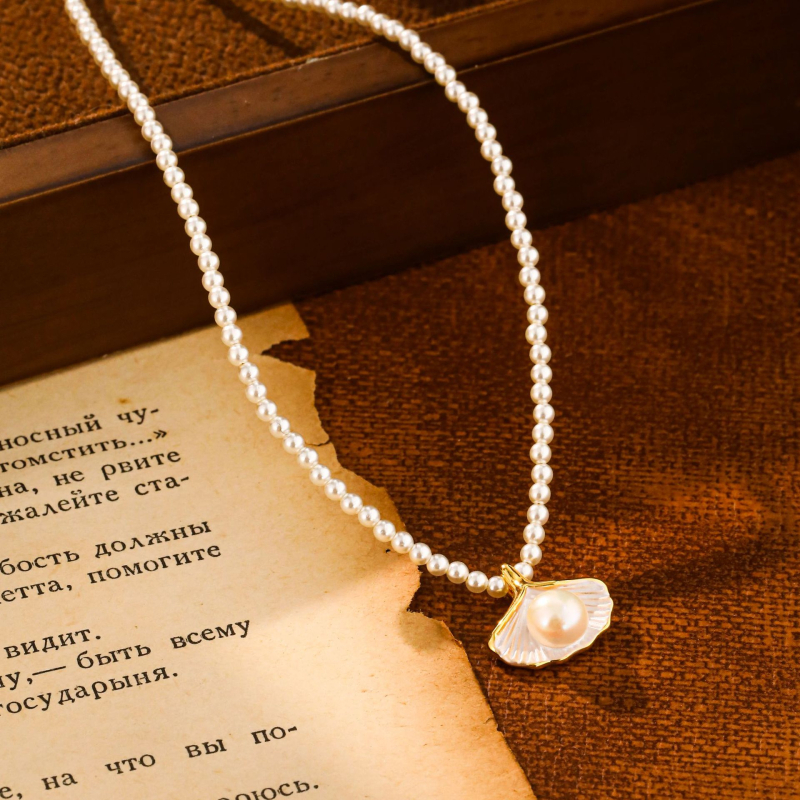 Colier cu perle, design geometric, cupru, lanț cu plăci răsucite, pandantiv din cupru, greutate 10 g