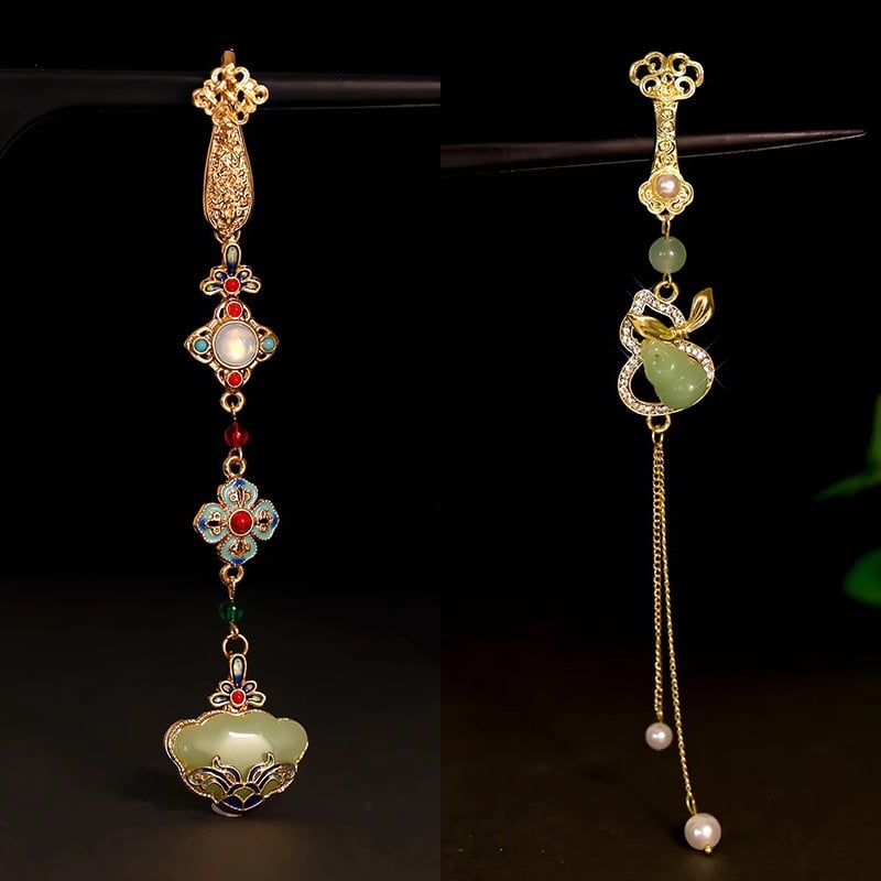 Lydinio segė kinų stiliaus su daugybe formų (širdis, gėlė, mazgas, rombas, geometrijos formos); dekoratyvus dėvėjimas, dviguba funkcija kaip pakabukas.