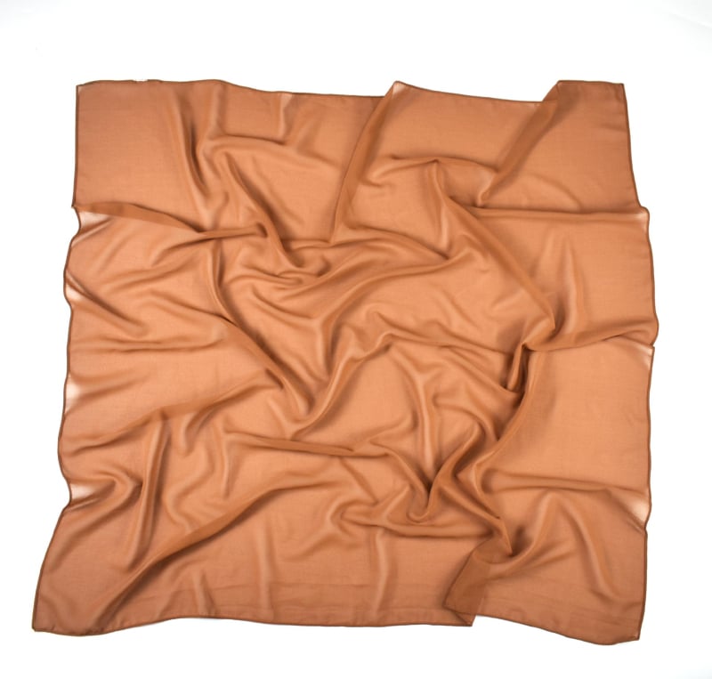 Шал от перлен шифон – квадратен, за всички сезони, с опция за персонализация