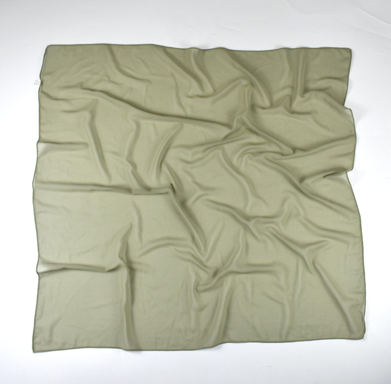 Шал от перлен шифон – квадратен, за всички сезони, с опция за персонализация