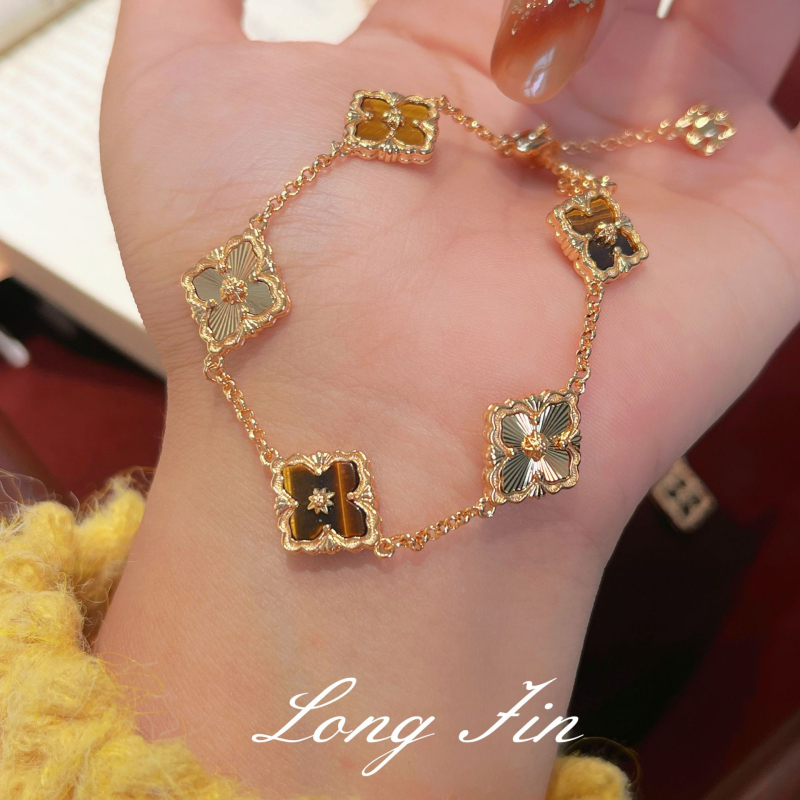 Prancūziškas retro ametisto juvelyrų komplektas — keturių lapų dobilas ir lango gėlių motyvas; varis, elektroplakavimas; perlų šluotos grandinė; įtraukiama karolį, apyrankę, auskarus ir žiedą