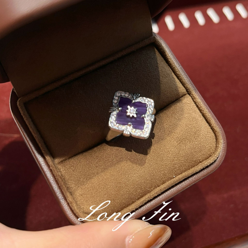 Prancūziškas retro ametisto juvelyrų komplektas — keturių lapų dobilas ir lango gėlių motyvas; varis, elektroplakavimas; perlų šluotos grandinė; įtraukiama karolį, apyrankę, auskarus ir žiedą