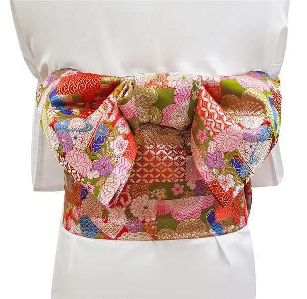 Kimonu za žene u japanskom stilu s reljefnim pojasom i mašnicom za glavu – dodaci za kimono; Materijal: tkanina; Kopča pojasa: pleteni; Način zatvaranja: drugi; Tehnologija obrade: pletene cvijeće