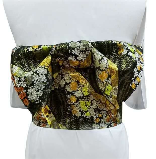 Kimonu za žene u japanskom stilu s reljefnim pojasom i mašnicom za glavu – dodaci za kimono; Materijal: tkanina; Kopča pojasa: pleteni; Način zatvaranja: drugi; Tehnologija obrade: pletene cvijeće