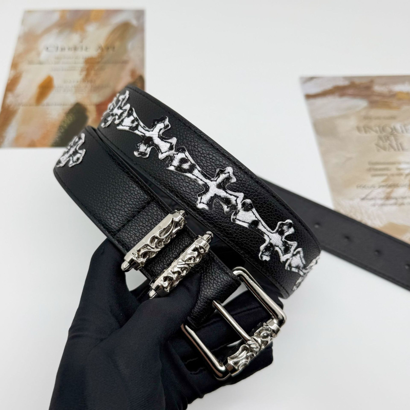 PU kožni kaiš s uzorkom ličića, kopča od legure, kopčanje iglom, vez i jacquard detalji