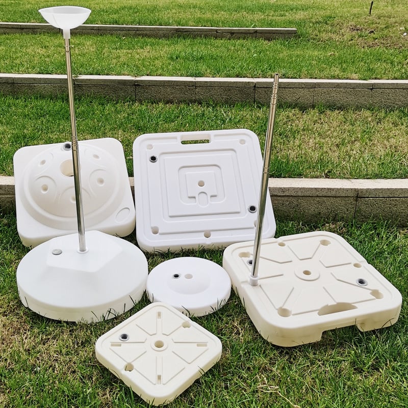 Baliono arkos pagrindas su vandeniu užpildyta baze – aliuminio folijos medžiaga; žaislinis balionas; nežemiško pobūdžio forma