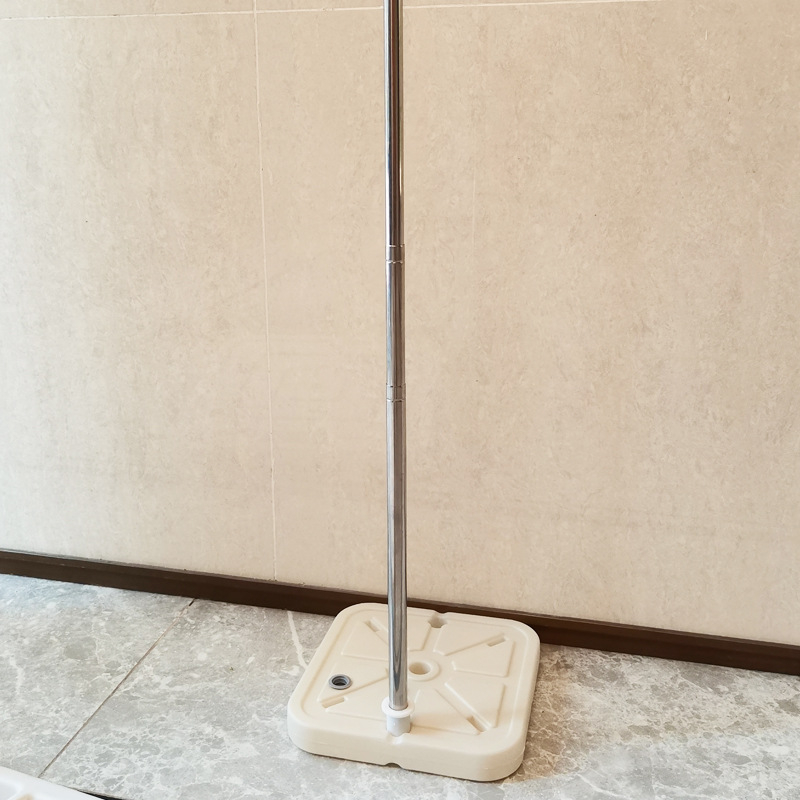 Baliono arkos pagrindas su vandeniu užpildyta baze – aliuminio folijos medžiaga; žaislinis balionas; nežemiško pobūdžio forma