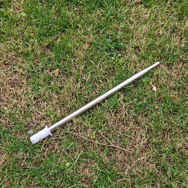 Baliono arkos pagrindas su vandeniu užpildyta baze – aliuminio folijos medžiaga; žaislinis balionas; nežemiško pobūdžio forma