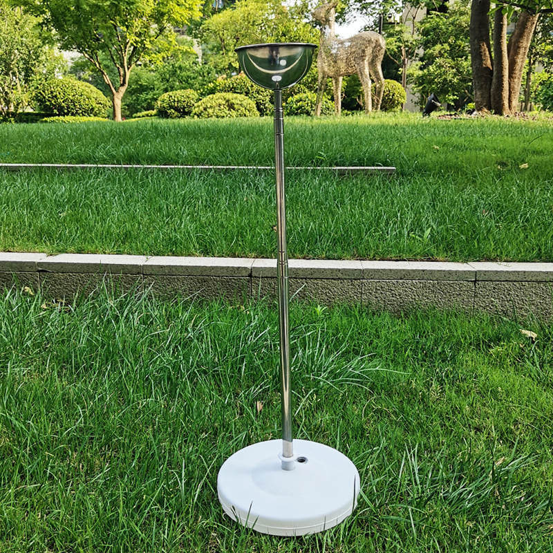 Baliono arkos pagrindas su vandeniu užpildyta baze – aliuminio folijos medžiaga; žaislinis balionas; nežemiško pobūdžio forma