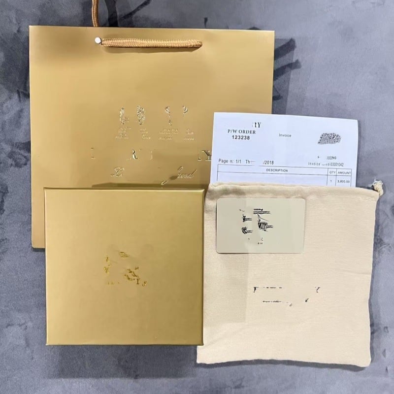 Vyrų diržas – paprastas, kasdieninis klasikinis stilius, plotis 2-4 cm, įspausta split oda, sagtis iš lydinio