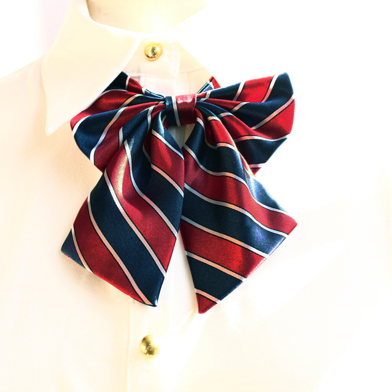 Γυναικεία JK‑τύπου ενδυμασία με φιόγκο και φτερωτό γιακά — κρύσταλλο; φιόγκος; λουλούδι από φτερά; φθινόπωρο 2023