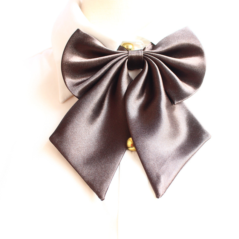 Γυναικεία JK‑τύπου ενδυμασία με φιόγκο και φτερωτό γιακά — κρύσταλλο; φιόγκος; λουλούδι από φτερά; φθινόπωρο 2023