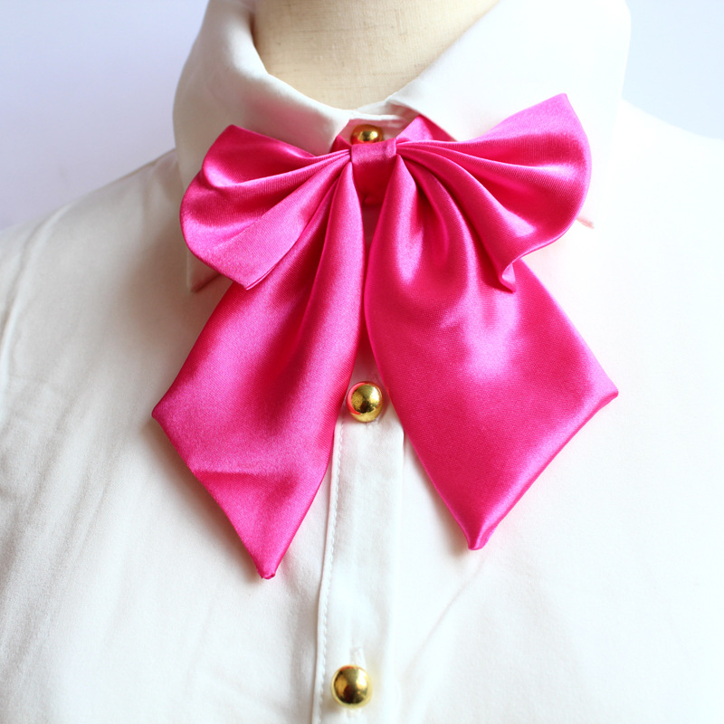 Γυναικεία JK‑τύπου ενδυμασία με φιόγκο και φτερωτό γιακά — κρύσταλλο; φιόγκος; λουλούδι από φτερά; φθινόπωρο 2023