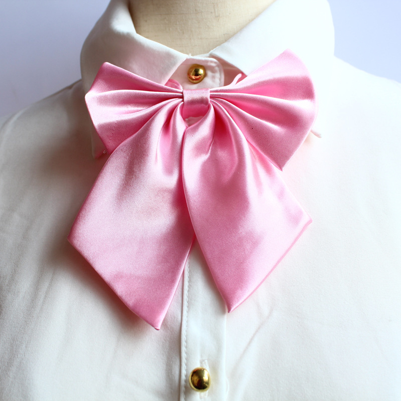 Γυναικεία JK‑τύπου ενδυμασία με φιόγκο και φτερωτό γιακά — κρύσταλλο; φιόγκος; λουλούδι από φτερά; φθινόπωρο 2023