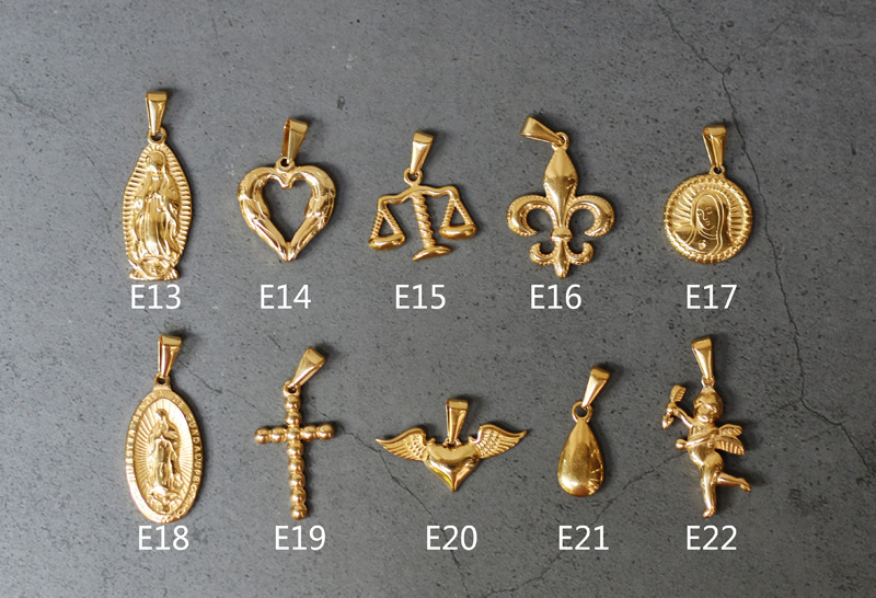 Martha Retro karoliai su pakabuku: Kupidonas, Angelas, Širdis, Kryžius ir Rožė; titano plienas; literatūros ir meno retro stilius