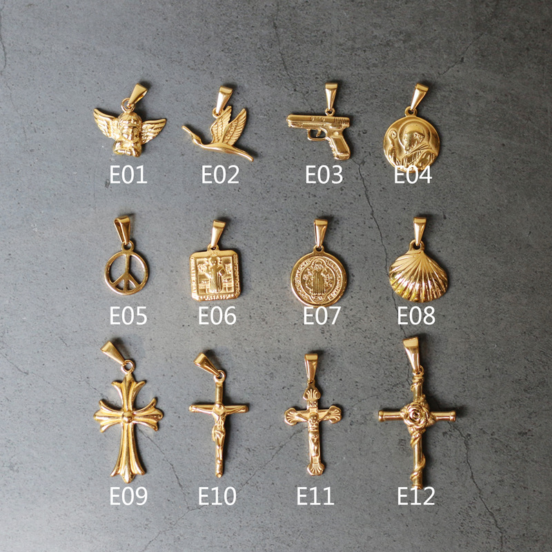 Martha Retro karoliai su pakabuku: Kupidonas, Angelas, Širdis, Kryžius ir Rožė; titano plienas; literatūros ir meno retro stilius