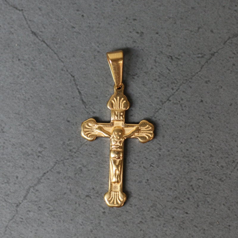 Martha Retro karoliai su pakabuku: Kupidonas, Angelas, Širdis, Kryžius ir Rožė; titano plienas; literatūros ir meno retro stilius