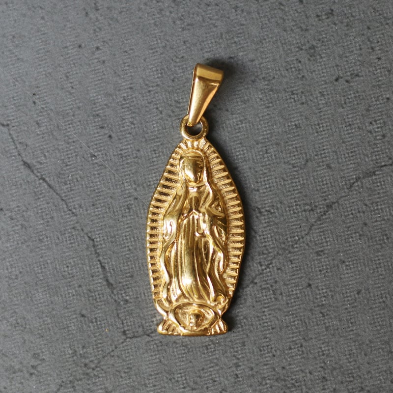 Martha Retro karoliai su pakabuku: Kupidonas, Angelas, Širdis, Kryžius ir Rožė; titano plienas; literatūros ir meno retro stilius