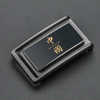 Diržo sagtis su smeigtuku, kasdienis stilius, 2025 m. pavasaris