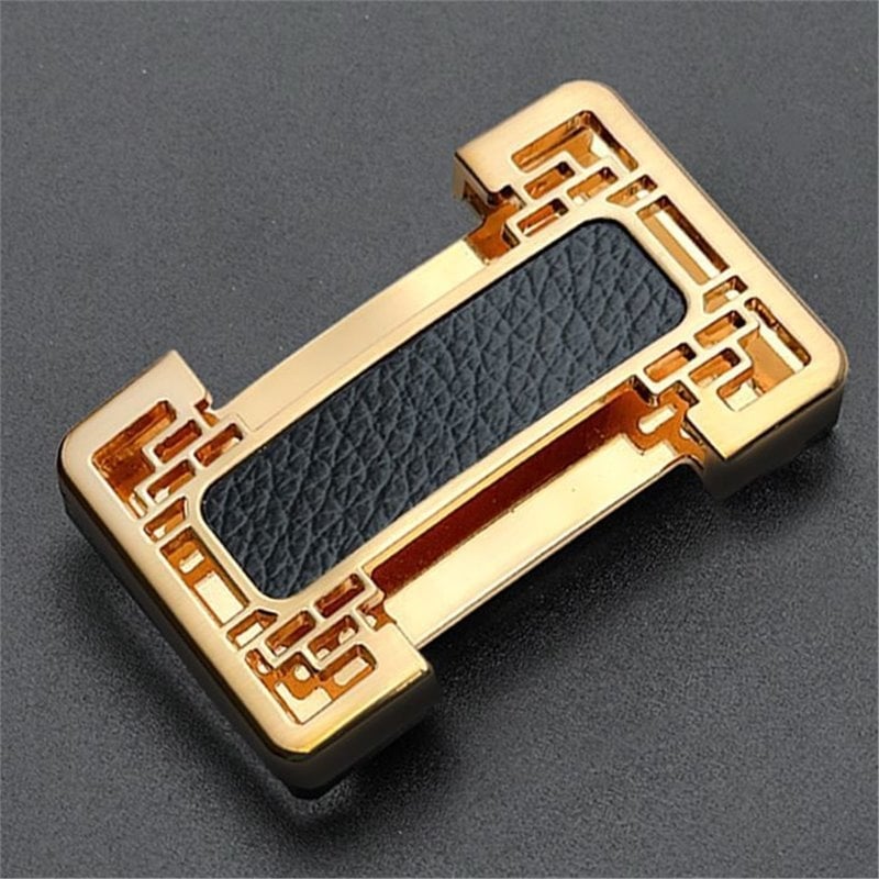 Diržo sagtis su smeigtuku, kasdienis stilius, 2025 m. pavasaris