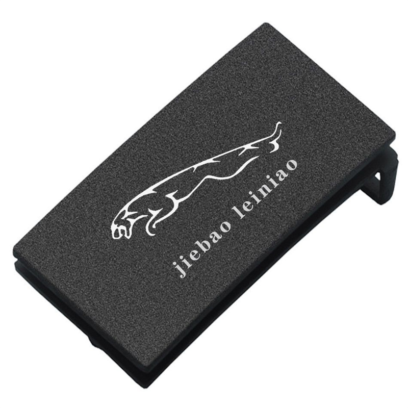 Diržo sagtis su smeigtuku, kasdienis stilius, 2025 m. pavasaris